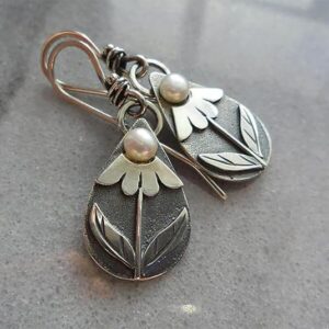 Vintage Look Flower Dangle Earrings with Imitation Pearl Women's Jewelry